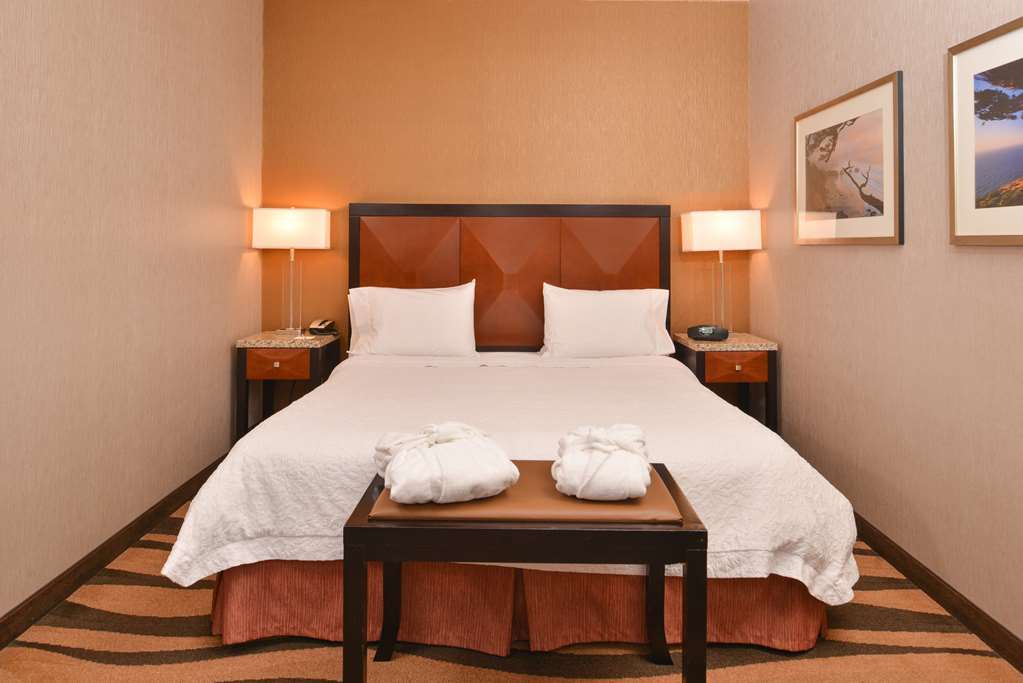 Hampton Inn San Francisco - Daly City Oda fotoğraf